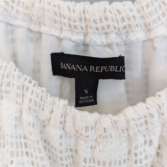 Banana Republic Crochet/Lace off the shoulder dress with sash - Picture 8 of 9